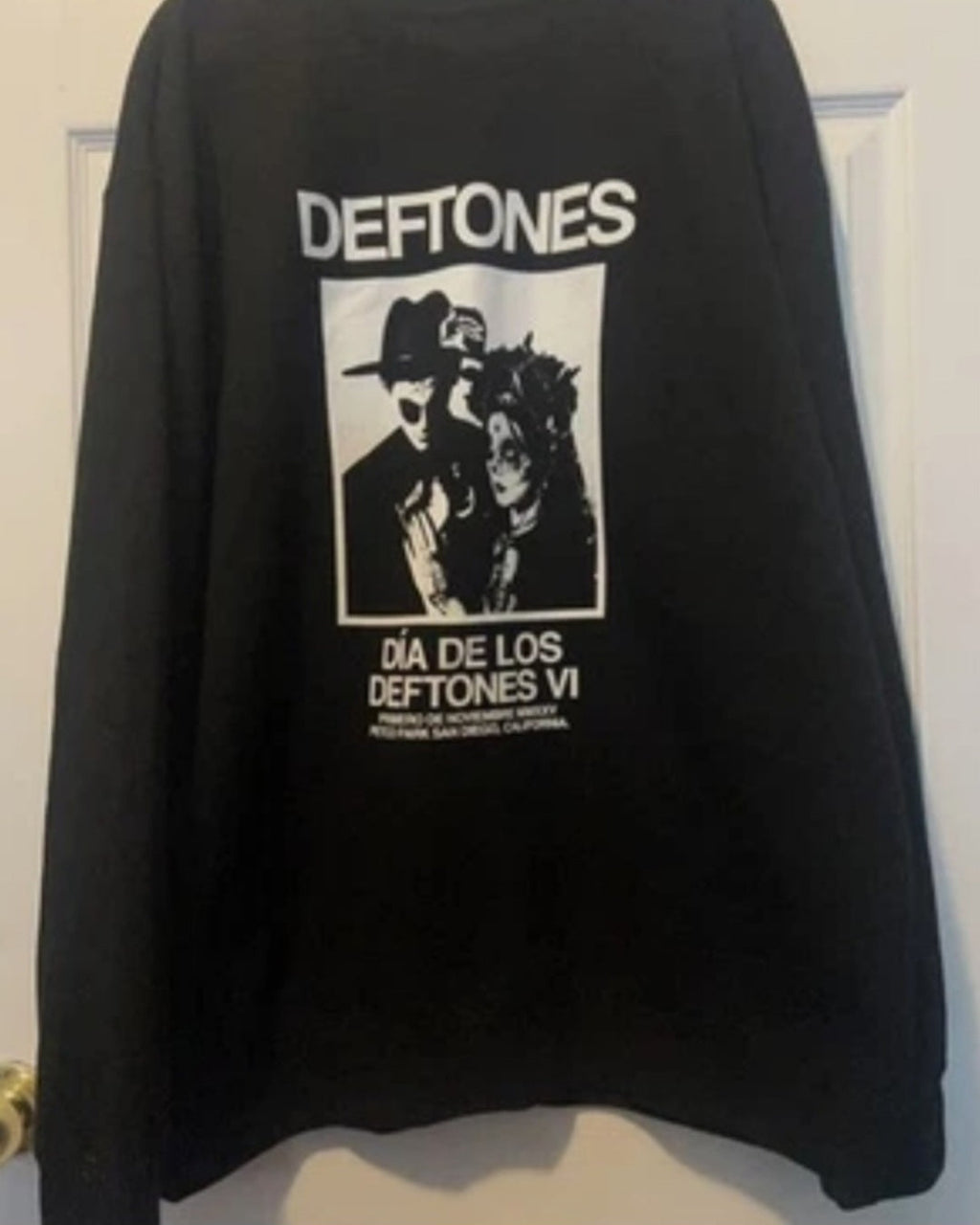 Deftones Día de los Deftones VI Crewneck Sweatshirt